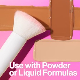 Wet n Wild Brocha para Maquillaje con Parte Superior Plana – Brocha Profesional para Base, Polvos y Contorno, Cerdas Suaves y Densas, Maquillaje Uniforme y Acabado Impecable