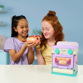 Cookeez Makery Lil' Bakez Oven, Mix The Dough and Make A Scented Surprise Pet in The Form of A Deliciously Scented Plush Toy (Non-Electronic), Bake and Collect - Styles May Vary
