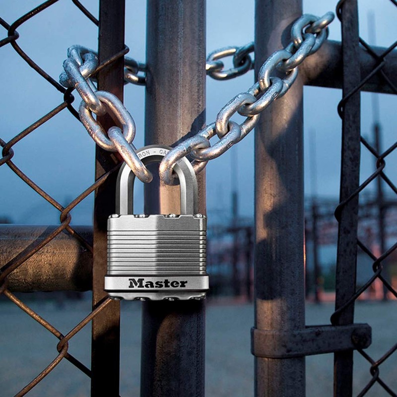 Master Lock M5XT Magnum Heavy Duty Outdoor Padlock with Key,