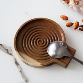 Acacia Spoon Rest for Kitchen Counter – Smooth Round Wooden Utensil Holder with Swirl Pattern, Non-Slip Design for Spatulas, Tongs & Coffee Spoons, Stylish Gift for Cooking Enthusiasts