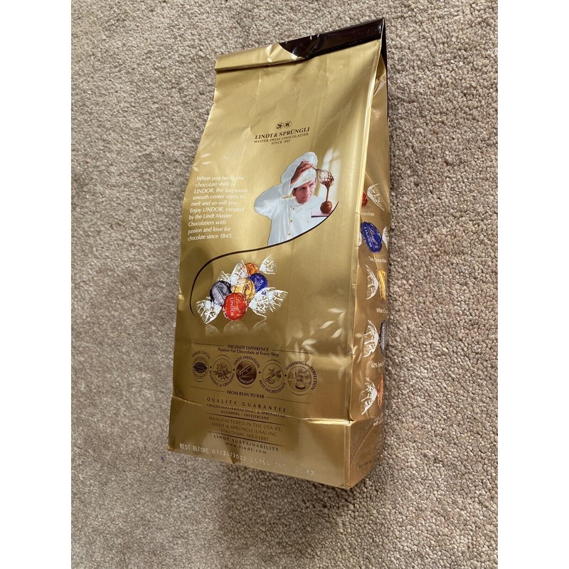 Lindor LINDT LINDOR ASSORTED CHOCOLATE TRUFFLES 21.2 OZ 5 FLAVORS