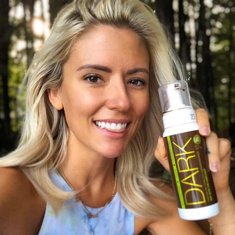 Tanning Starter Pack: Dark Sunless Tanning Mousse + Applicator Mitts.