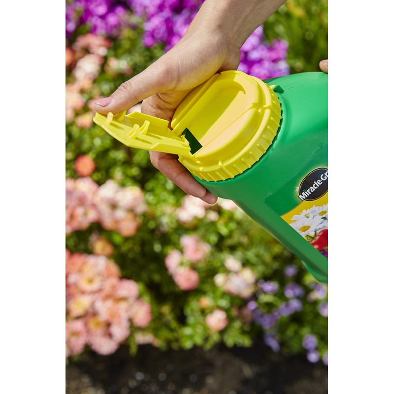 Miracle-Gro 2.04kg Shake n Feed All Purpose Plant Fertilizer