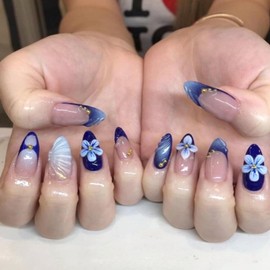 24Pcs Blue Flower Press on Nails Medium Almond French Tip Fake Nails with 3D Glue Dripping Crafts Blue Petals Designs Nude Stick on Nails Glossy False Nails Full Cover Artificial Nails for Women