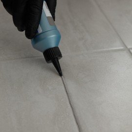 MAPEI UltraCare Grout Refresh, Universal Grout Colorant & Sealer, 8 oz Bottle – Easy Grout Restoration & Protection, 5044 Pale Umber