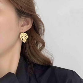 Aneneiceera Boho Hammered Leaf Dangle Earrings Gold Textured Palm Leaf Earrings Hollow Metal Leaf Drop Earrings Vintage Plant Monstera Leaves Earrings Jewelry for Women