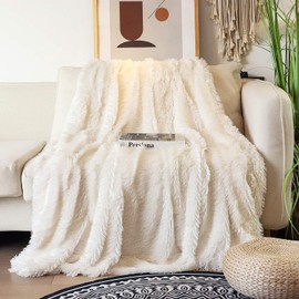 Tuddrom Decorative Extra Soft Faux Fur Blanket Twin Size 70" x 78",Solid Reversible Fuzzy Long Hair Shaggy Blanket,Fluffy Cozy Plush Fleece Comfy Microfiber Blanket for Couch Sofa Bed,Cream White