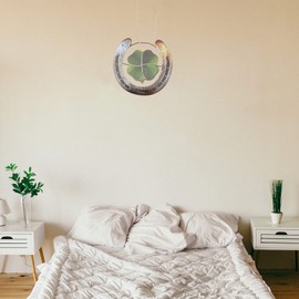 HOMSFOU Four Leaf Clover Horseshoe Wall Decoration St. Patricks Day Metal Wall Hanging Pendant Shamrock Hallway Wall Ornaments