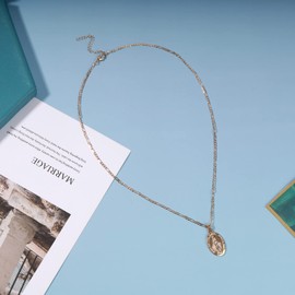 Inilbran Boho Coin Necklace Choker Vintage Virgin Mary Necklace Religious Round Disc Necklace Minimalist Portrait Coin Pendant Necklace Chain Jewellery for Women and Girls