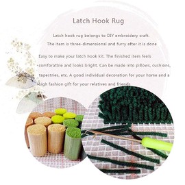 Penguin Family Latch Hook Rug Kits for Adults and Kids Beginner Needle Crochet Yarn Kits Embroidery Carpet Hook and Latch Kit Cushion Christmas Home Decoration 30x30cm XZD035