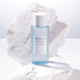 Skin1004 Madagascar Centella Hyalu-cica Brightening Toner Todo Tipo De Piel Día/noche