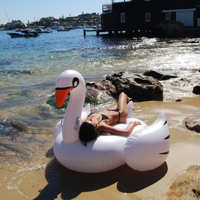 Original Luxe Ride-On Float Swan | The Resort White on