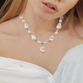 Stocking Stuffers Gifts for Women Pearl Necklace for Women Pearl Choker Necklace Chunky Dainty Chunky Pearl Necklace Layered Pearl Jewelry Beaded Necklace Trendy Gifts for Women