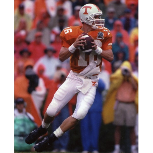 PEYTON MANNING UNIVERSITY OF TENNESSEE VOLANTEERS 8X10 SPORTS ACTION PHOTO (A)