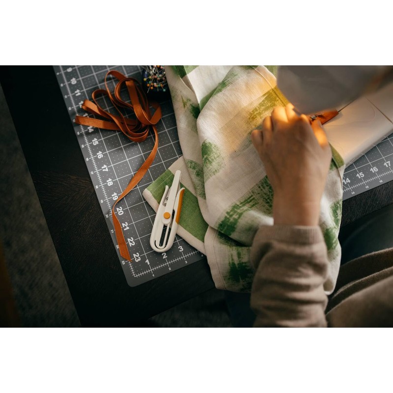 Fiskars Softgrip™ Thread Snips – UltraSharp™ Stainless Steel Shears for