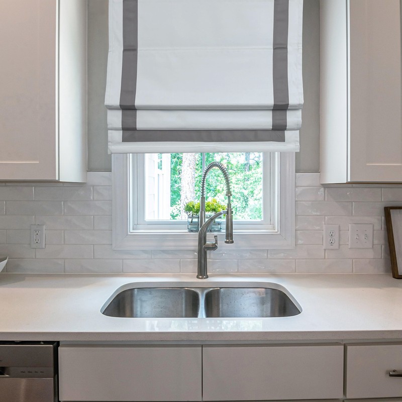 Versailles' Valentina Cordless Roman Shades