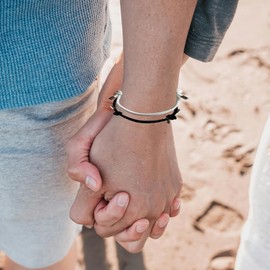 Oeyliz Couples Bracelets 2PCS Women Men Matching Bracelets Couples Matching Heart Shaped Adjustable Bracelet Valentines Day Gifts Relationship Bracelets Boyfriend Girlfriend Best Friend (White+Black)