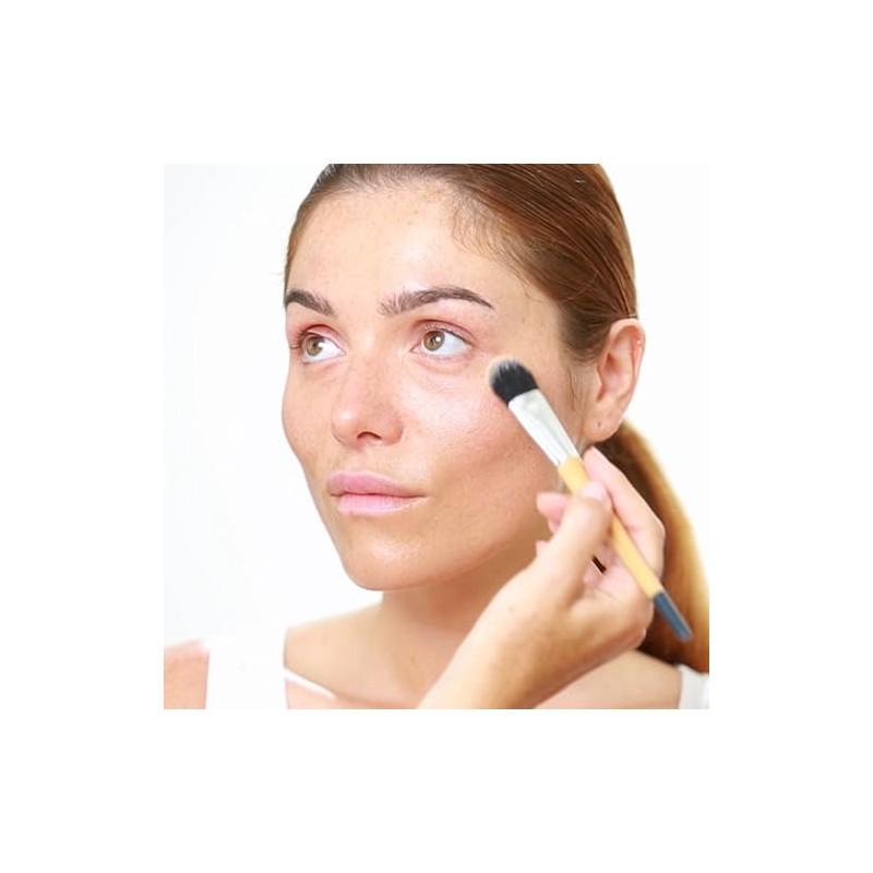 Magnifaik On The Ball! - Corrector con ingredientes naturales -