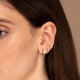 Roheafer 3-4 Pairs 925 Sterling Silver Earrings Set for Women 18K Gold-Plated Stud Huggie Earrings Sets for Multiple Piercing Hypoallergenic Small Silver Hoop Earrings Stack for Sensitive Earrings,