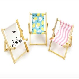 Wave Shop Mini Beach Chair Shaped Stand: Unique Office Design Aesthetic, Interior Decoration, Cute for Going Out / 물결샵 미니 해변의자모양 거치대 독특한 사무실 디자인 감성 인테리어 장식용 귀여운 외출용