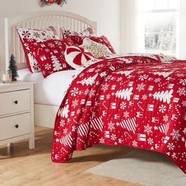 Greenland Home Novelty Holiday Reversible Matelassé Coverlet Set, 2-Piece Twin/XL, Peppermint Party