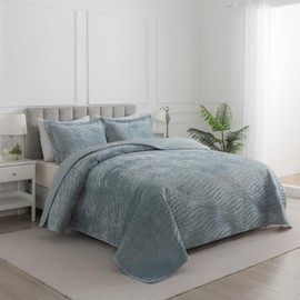 Travan Luxury Velvet Quilt Set King Size, Ultra Soft Velvet Bedding Sets, Lightweight Quilted King Quilt Bedding Set, Oversized Bedspread Coverlet with 2 Shams for All Season, Light Blue