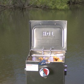 Bayou Classic 700-182 2.5-gal Stainless Bayou Fryer Basket Features Cool Touch Handle Perfect For Frying Fish Shrimp Chicken Onion Rings Hushpuppies and Fries
