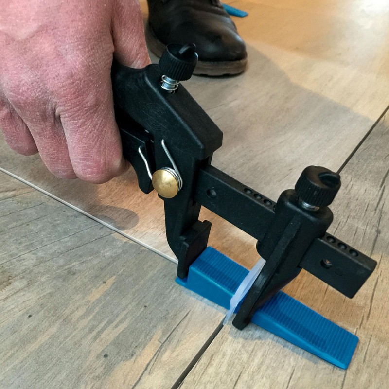Lantelme Pliers with Steel Core for Levelling System for Wedges