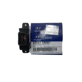 Hyundai 2013 to 2017 Accent Rear Door Power Window Switch Original Hyundai Right / Left