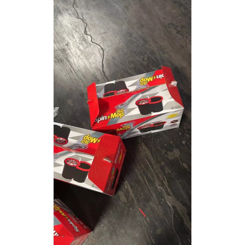 360° Spin Mop and Bucket w/wringer Set +2 Microfiber Refills