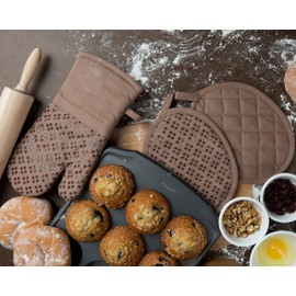 Sticky Toffee Silicone Pot Holders Set of 2, Brown, Heat Resistant to 500°F, Non-Slip Oven Hot Pads with Oeko-Tex Cotton Shell, 7 x 9 in