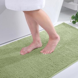smiry Non Slip Chenille Bath Mat, 40 x 120 cm, Extra Soft Bathroom Mat, Super Absorbent Fluffy Bath Mats for Bathroom Floor, Machine-Washable Dry Bath Rug Foot Mat, Green