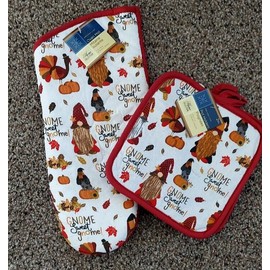 Kitchen Gnome Sweet Gnome hot pad and oven mitt set NWT