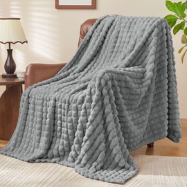 BEDELITE Grey Throw Blanket Twin Size for Bed- Super Soft and Warm 3D Checkered Fluffy Fuzzy Fleece Blanket, Luxurious Plush Cozy Blanket for Room Decor Fall and Winter, 60x80 inches