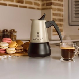 Cecotec Caffettiera Moka Express Piccolina 400 Green. 200ml, 4 Tazze di Caffè, Acciaio Inox, Adatta Tutte le Superfici, Filtro Premium, Valvola di Sicurezza, Manico Termoresistente, Design Elegante