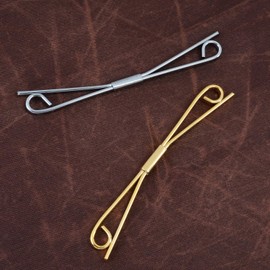 2PCS Bowtie Collar Clips Necktie Tie Clips Collar Bar Shirt Stay Tie Pins Cravat Clip for Men