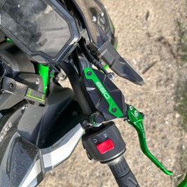 ZYAKOMO 3PCS Compatible with 2025 Ninja 650 Z650 Z 650 Versys 650 Vulcan s 650 Motorcycle Accessories CNC Rear Front Brake Fluid Reservoir Cover Cap Oil Filler Cap (Green)