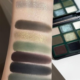 Green Cat-eye Eyeshadow Palette, 9 Colors Matte & Glitter, Highly Pigmented, Long-Lasting & Waterproof, Easy to Apply, Ideal for Smokey Eye Daily Makeup Includes Brushes
