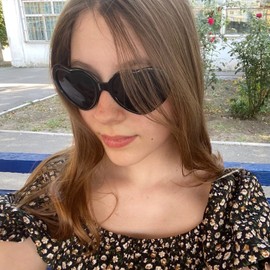 GULINAZA Heart Sunglasses for Women Girls, Cute Heart Glasses for Party Shopping, Retro Heart Shaped Sunglasses Trendy UV400