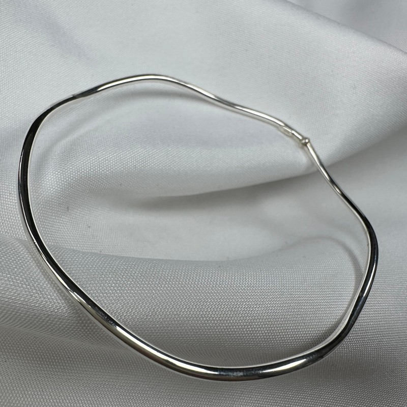 Sterling Silver Wavy Band Bangle