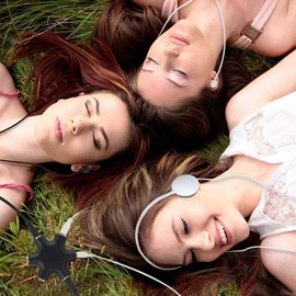 JWCE. JWCE. Headphone Splitter - 5 Ports for 3.5mm Devices 5 Ways Adaptor 3.5mm Audio Stereo Splitter Cable 3.5mm Male to 5 Port 3.5mm Female for Earphone and Headset Splitter Adapter for iPhone