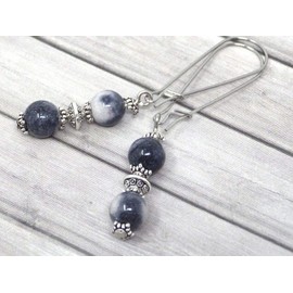 Vintage style earrings made of black and white natural jade on stylish stainless steel hoop earrings