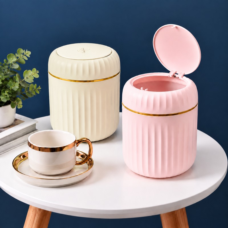 Mini Desktop Trash Can with Lid for Home & Office