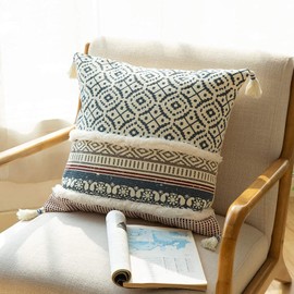 hi-home Boho Cushion Covers 50x50cm, Tufted Decorative Throw Pillow Covers Square Soft Pillowcases with Tassels for Couch Sofa Bedroom Livingroom, Cotton Pillow Case with Invisible Zipper (Blue)
