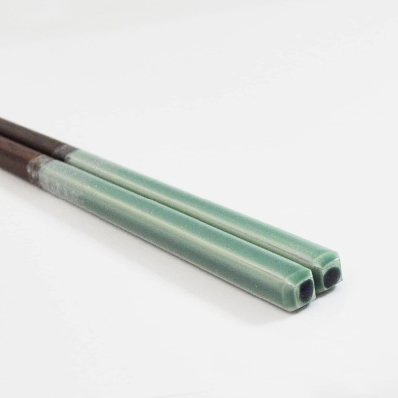 Issou Couple Chopsticks, Lacquered Chopsticks, Paulownia Box, Includes Chopstick Rest,