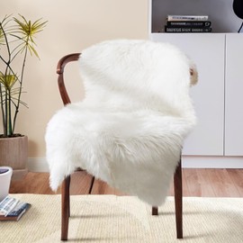 JXLOULAN Fluffy Sheepskin Rug White 60 x 90 cm Faux Fur Area Rugs for Bedroom Decor Rugs Living Room Chair Sofa