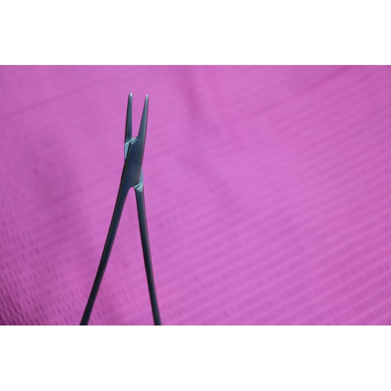 CYNAMED USA PREMIUM Suture Needle Holder / Driver 5" Surgical