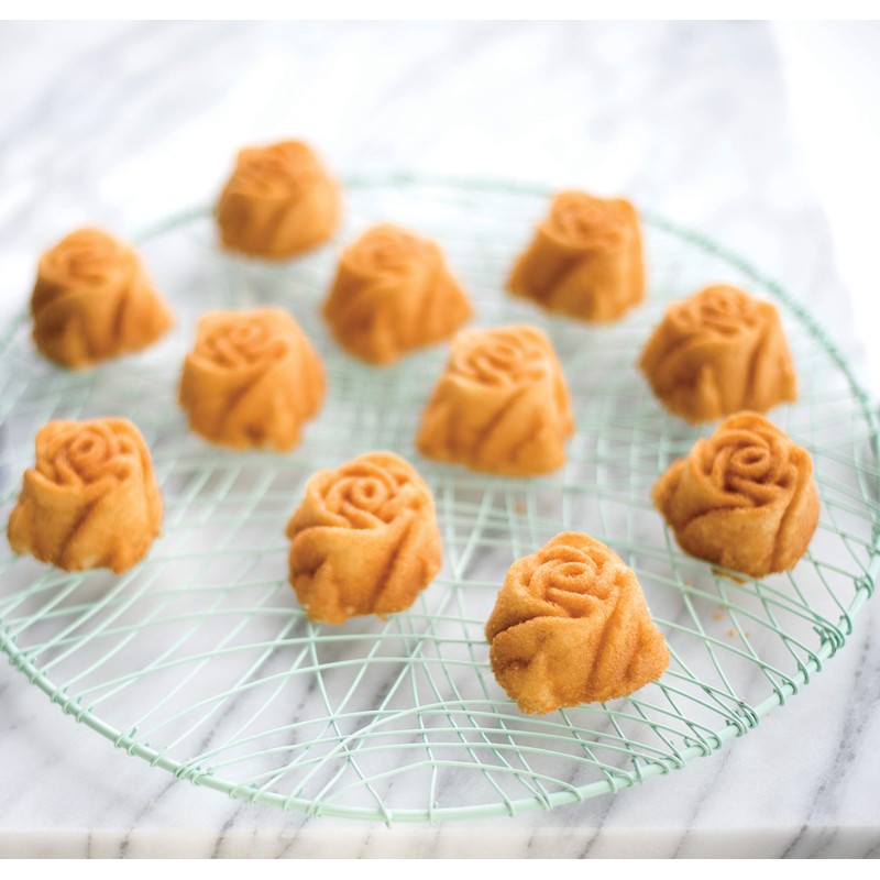 Nordic Ware Rose Bud Pan, 6 Cakelets, Toffee