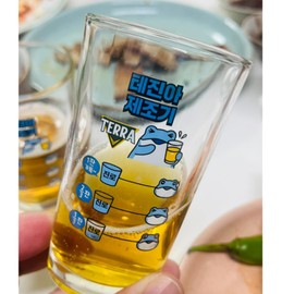 It likes Apartment Soju Beer Mixer Korean Game Beer Soju 4P set 1.96 x 2.09 inch (5 x 5.3Cm) / Capacity : 1.7Oz(50ml). APT.
