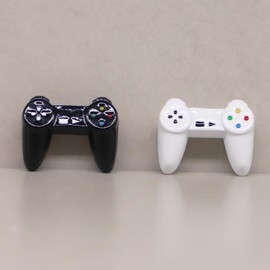 Miniature Handle Controller, Dollhouse Emulation Gamepad Model, Mini Game Electronic Accessories, for Dollhouse Miniature Accessories, Computer Room, Fairy Garden, Diorama (Black)